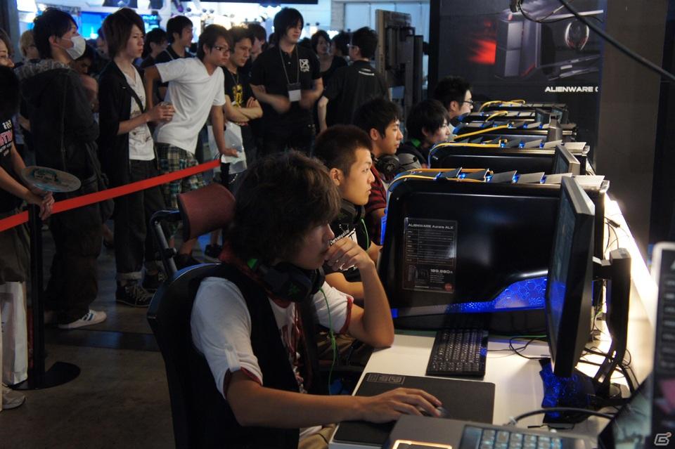 【TGS 2011】TGSの大舞台で「Alliance of Valiant Arms」の“護衛ミッション”最強クランが決定！白熱の決勝大会の模様を速報でお届け！の画像4