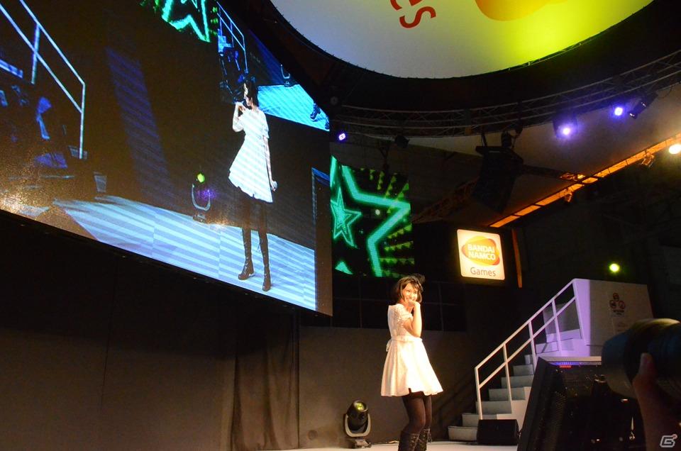 【TGS 2011】中村さん、遠藤さん、中島さん、小西さんが登場！ミニライブも行われた「劇場版マクロスF～サヨナラノツバサ～ Hybrid Pack」ステージレポートの画像22