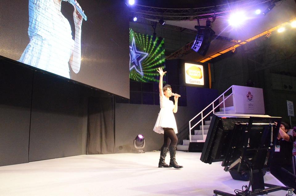 【TGS 2011】中村さん、遠藤さん、中島さん、小西さんが登場！ミニライブも行われた「劇場版マクロスF～サヨナラノツバサ～ Hybrid Pack」ステージレポートの画像23