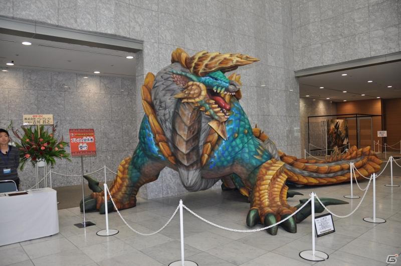 ゲストにゴマキ＆モンハン芸人も駆けつけた！MHP3rd狩王の座は福岡地区大会代表「∞（インフィニティ)」に決定「モンスターハンターフェスタ’11」決勝大会レポートの画像3
