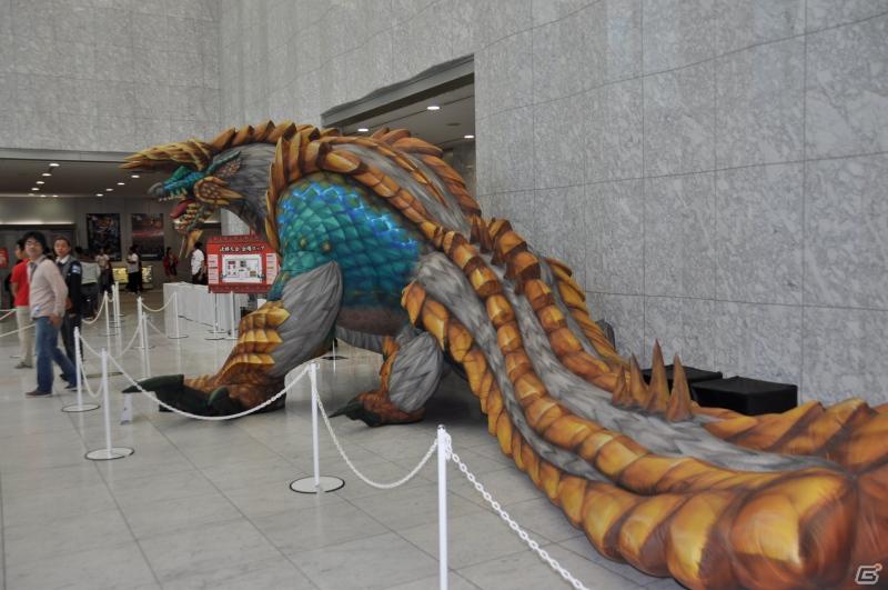 ゲストにゴマキ＆モンハン芸人も駆けつけた！MHP3rd狩王の座は福岡地区大会代表「∞（インフィニティ)」に決定「モンスターハンターフェスタ’11」決勝大会レポートの画像6