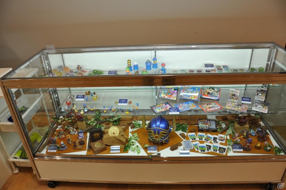 鳥山明氏の原画が約60点展示、サポーターの麒麟と堀井雄二氏が記念ケーキ入刀！「誕生25周年記念 ドラゴンクエスト展」プレス内覧会レポートの画像102