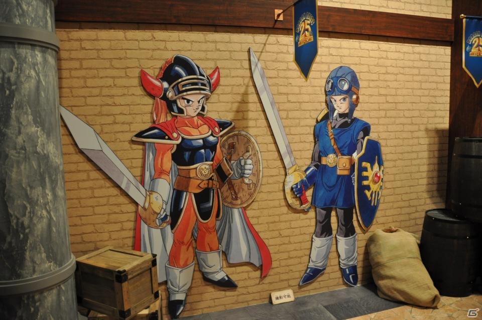 鳥山明氏の原画が約60点展示、サポーターの麒麟と堀井雄二氏が記念ケーキ入刀！「誕生25周年記念 ドラゴンクエスト展」プレス内覧会レポートの画像11