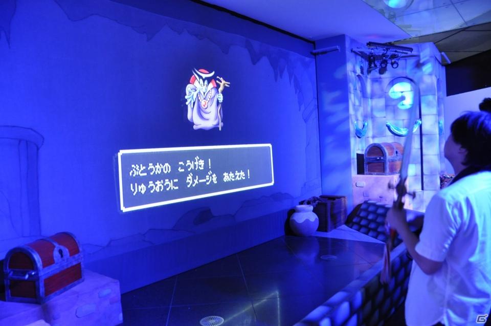 鳥山明氏の原画が約60点展示、サポーターの麒麟と堀井雄二氏が記念ケーキ入刀！「誕生25周年記念 ドラゴンクエスト展」プレス内覧会レポートの画像45