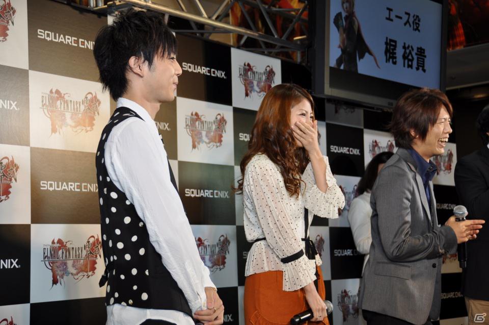 神谷浩史さん、白石涼子さん、梶裕貴さん、花澤香菜さん、南海キャンディーズが朝早くからお祝いに！PSP「ファイナルファンタジー 零式」発売カウントダウンイベント開催の画像24