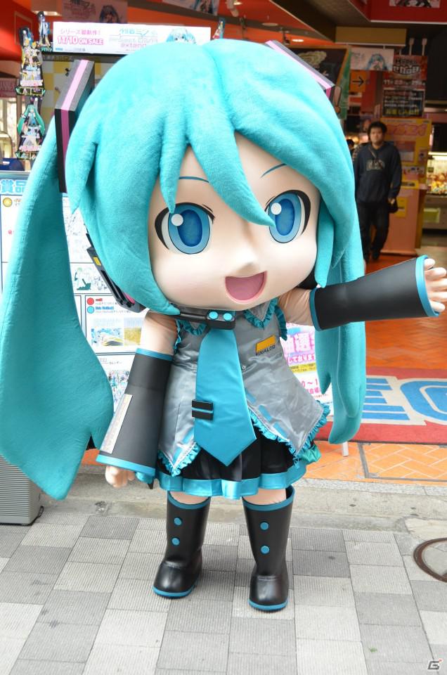 プロジェクトマネージャー内海洋氏のショートインタビューも！PSP「初音ミク -Project DIVA- extend」発売記念抽選会・東京会場の模様をレポートの画像8