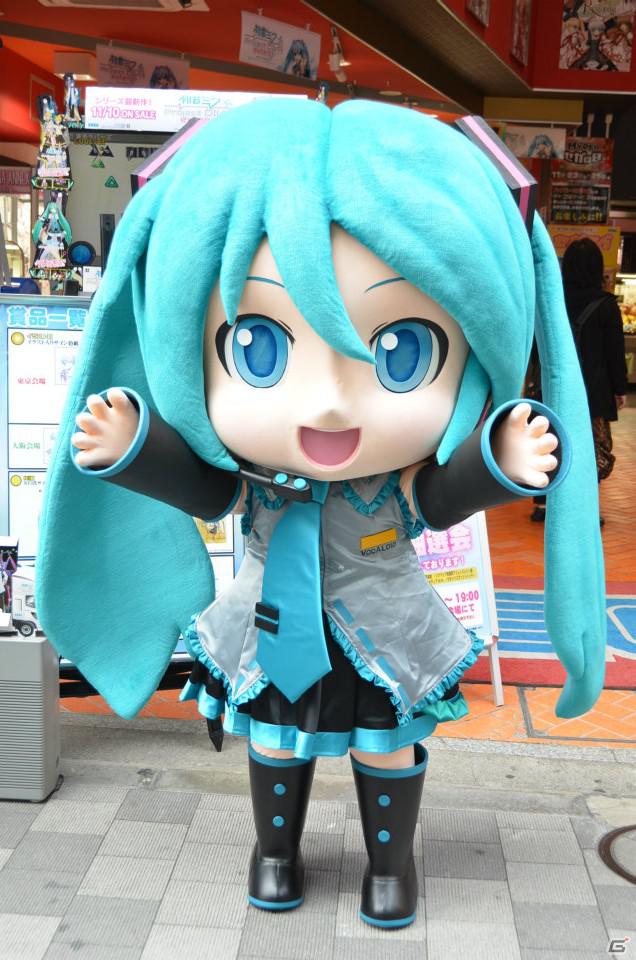 プロジェクトマネージャー内海洋氏のショートインタビューも！PSP「初音ミク -Project DIVA- extend」発売記念抽選会・東京会場の模様をレポートの画像9
