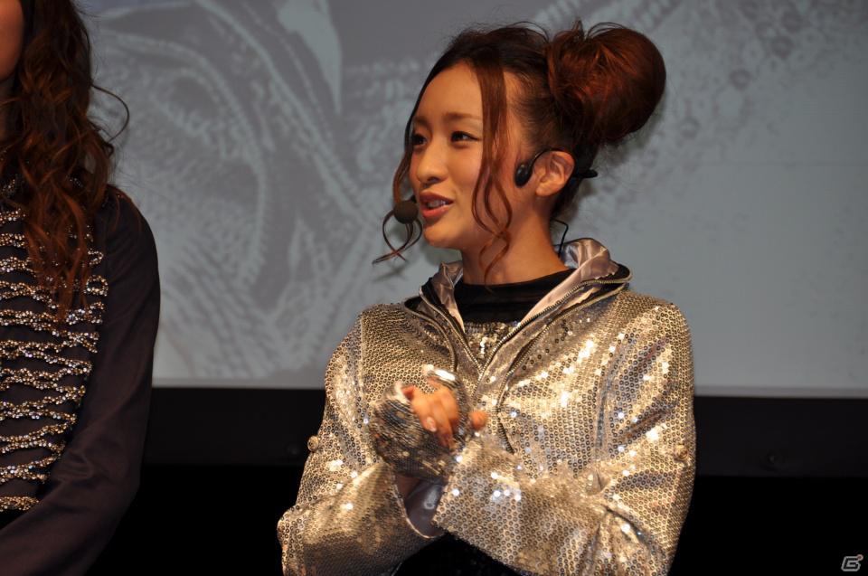 秋元才加さん、梅田彩佳さん、西寺郷太さん、パパイヤ鈴木さん全員でダンス対決！PS3/Xbox 360/Wii「マイケル・ジャクソン ザ・エクスペリエンス」カウントダウンイベントレポートの画像34