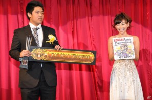 ラストを華々しく飾るスペシャルゲストが登壇！「KONAMI Arcade Championship 2011 グランドフィナーレ ～授賞祝賀会～」イベントレポートの画像16