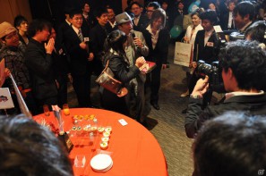 ラストを華々しく飾るスペシャルゲストが登壇！「KONAMI Arcade Championship 2011 グランドフィナーレ ～授賞祝賀会～」イベントレポートの画像194