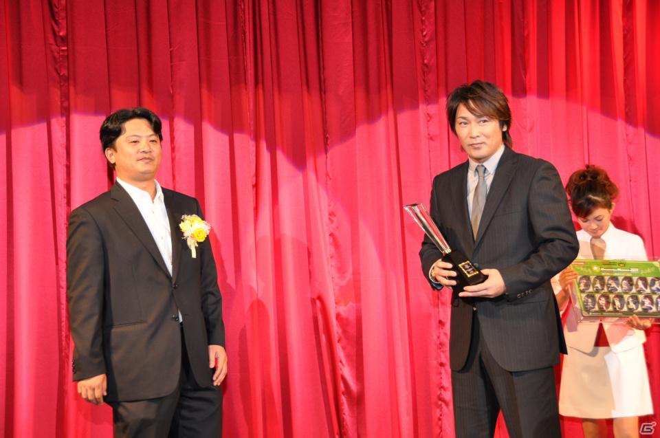 ラストを華々しく飾るスペシャルゲストが登壇！「KONAMI Arcade Championship 2011 グランドフィナーレ ～授賞祝賀会～」イベントレポートの画像120