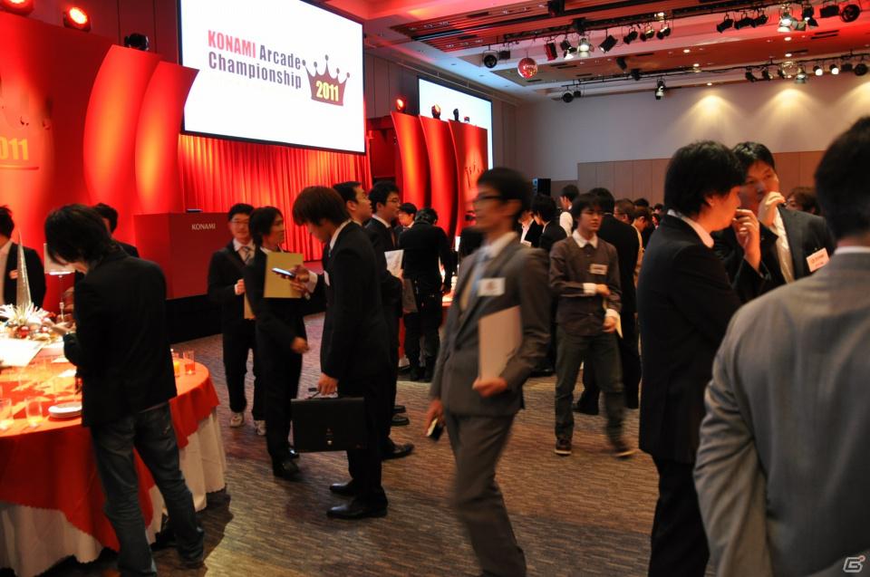 ラストを華々しく飾るスペシャルゲストが登壇！「KONAMI Arcade Championship 2011 グランドフィナーレ ～授賞祝賀会～」イベントレポートの画像144