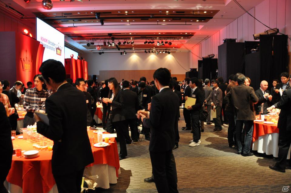 ラストを華々しく飾るスペシャルゲストが登壇！「KONAMI Arcade Championship 2011 グランドフィナーレ ～授賞祝賀会～」イベントレポートの画像146