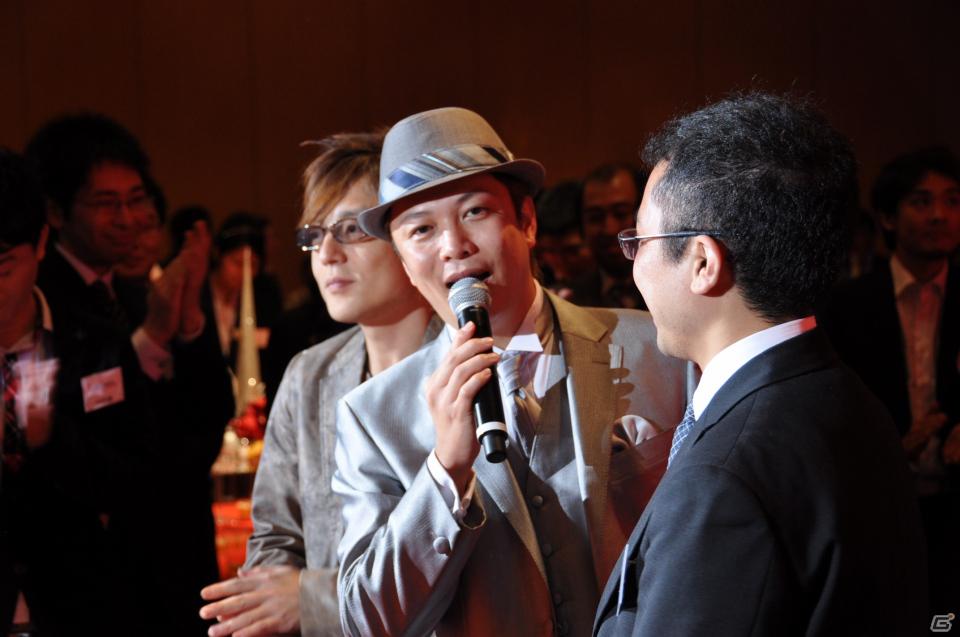 ラストを華々しく飾るスペシャルゲストが登壇！「KONAMI Arcade Championship 2011 グランドフィナーレ ～授賞祝賀会～」イベントレポートの画像173