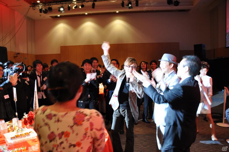 ラストを華々しく飾るスペシャルゲストが登壇！「KONAMI Arcade Championship 2011 グランドフィナーレ ～授賞祝賀会～」イベントレポートの画像175