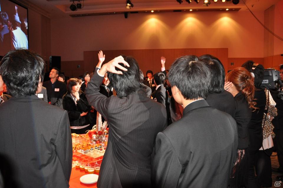 ラストを華々しく飾るスペシャルゲストが登壇！「KONAMI Arcade Championship 2011 グランドフィナーレ ～授賞祝賀会～」イベントレポートの画像185