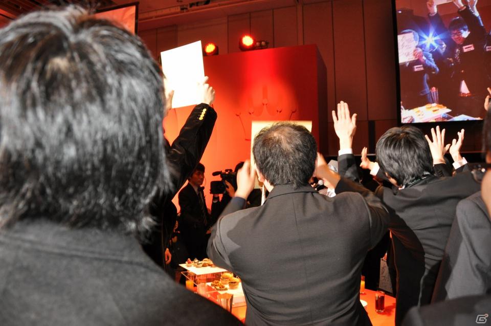 ラストを華々しく飾るスペシャルゲストが登壇！「KONAMI Arcade Championship 2011 グランドフィナーレ ～授賞祝賀会～」イベントレポートの画像188
