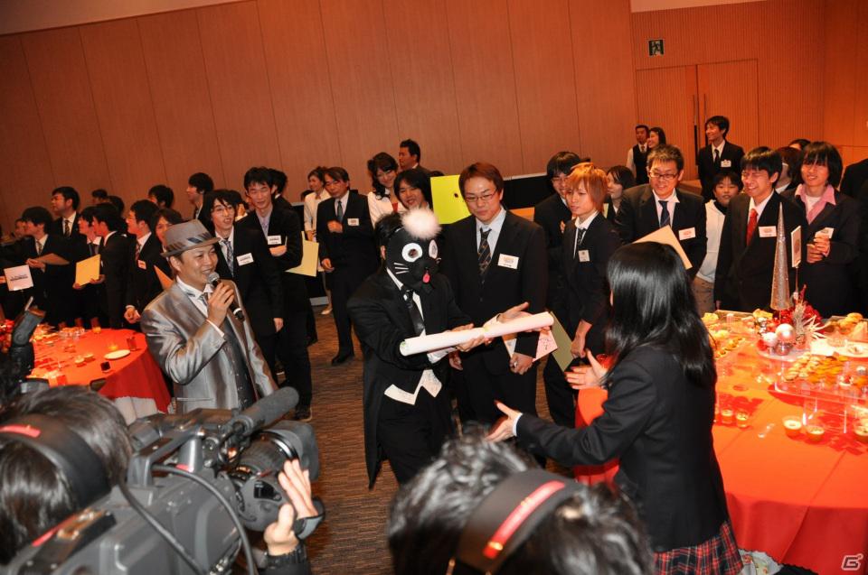 ラストを華々しく飾るスペシャルゲストが登壇！「KONAMI Arcade Championship 2011 グランドフィナーレ ～授賞祝賀会～」イベントレポートの画像204