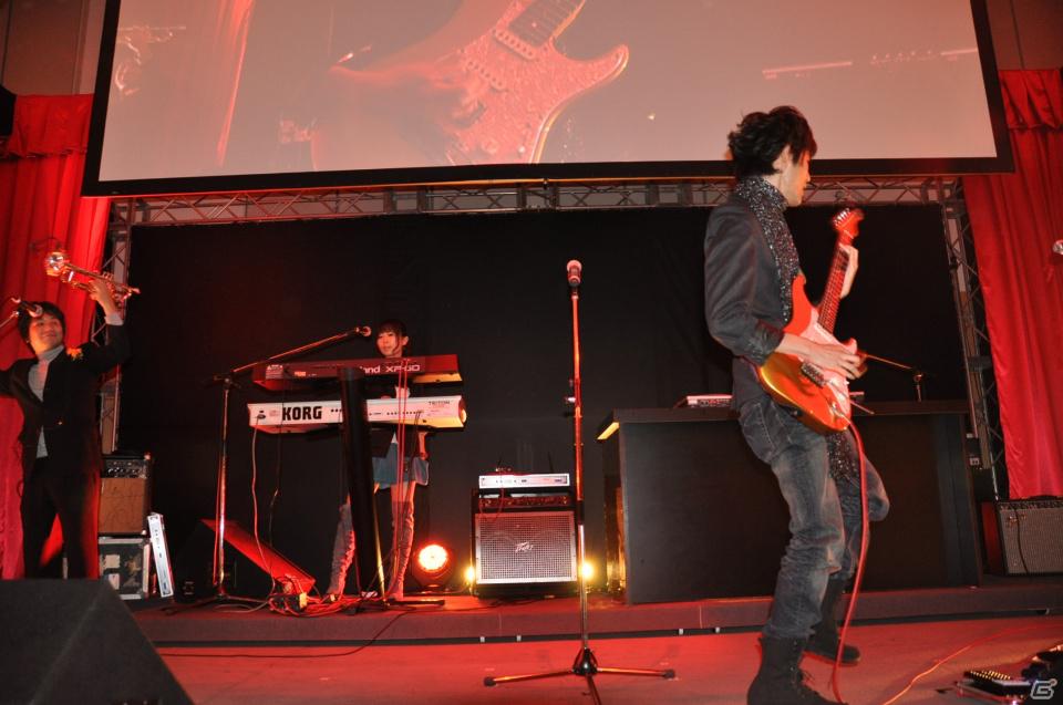 ラストを華々しく飾るスペシャルゲストが登壇！「KONAMI Arcade Championship 2011 グランドフィナーレ ～授賞祝賀会～」イベントレポートの画像217