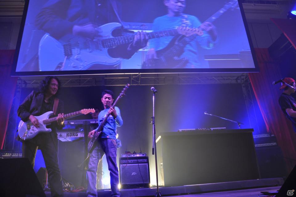 ラストを華々しく飾るスペシャルゲストが登壇！「KONAMI Arcade Championship 2011 グランドフィナーレ ～授賞祝賀会～」イベントレポートの画像232