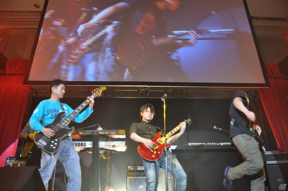 ラストを華々しく飾るスペシャルゲストが登壇！「KONAMI Arcade Championship 2011 グランドフィナーレ ～授賞祝賀会～」イベントレポートの画像240