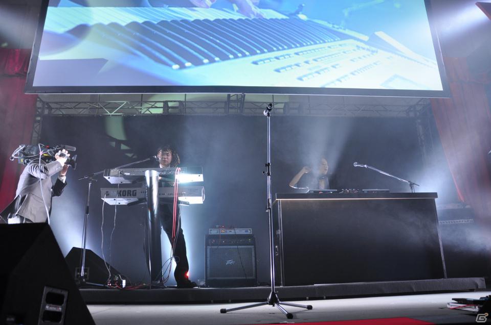 ラストを華々しく飾るスペシャルゲストが登壇！「KONAMI Arcade Championship 2011 グランドフィナーレ ～授賞祝賀会～」イベントレポートの画像260