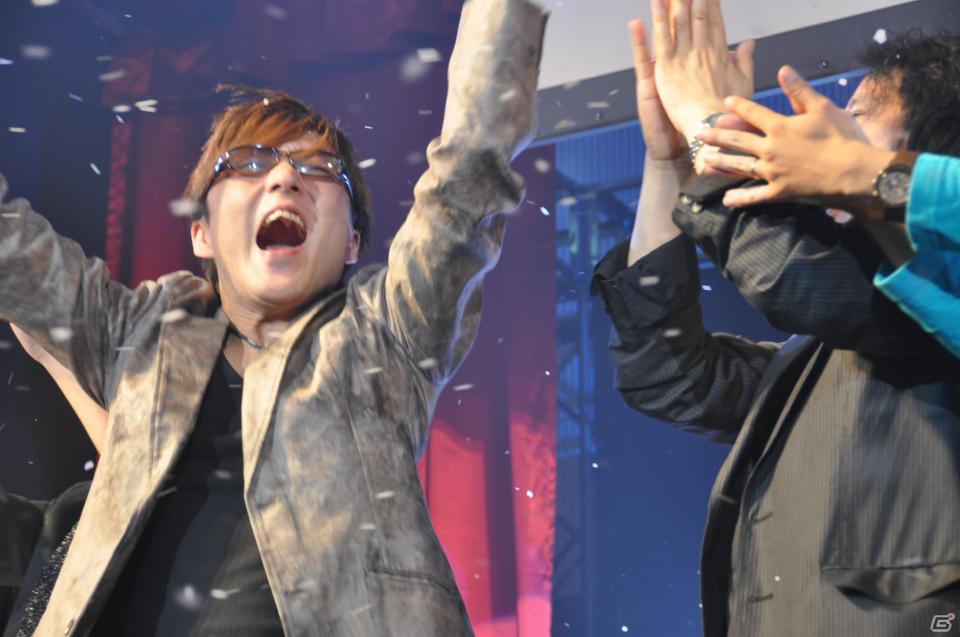 ラストを華々しく飾るスペシャルゲストが登壇！「KONAMI Arcade Championship 2011 グランドフィナーレ ～授賞祝賀会～」イベントレポートの画像278