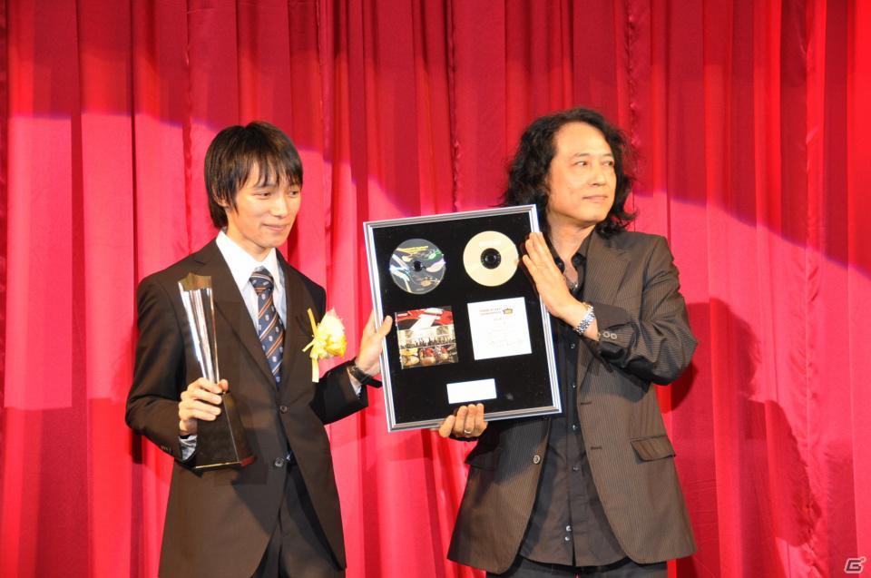 ラストを華々しく飾るスペシャルゲストが登壇！「KONAMI Arcade Championship 2011 グランドフィナーレ ～授賞祝賀会～」イベントレポートの画像40