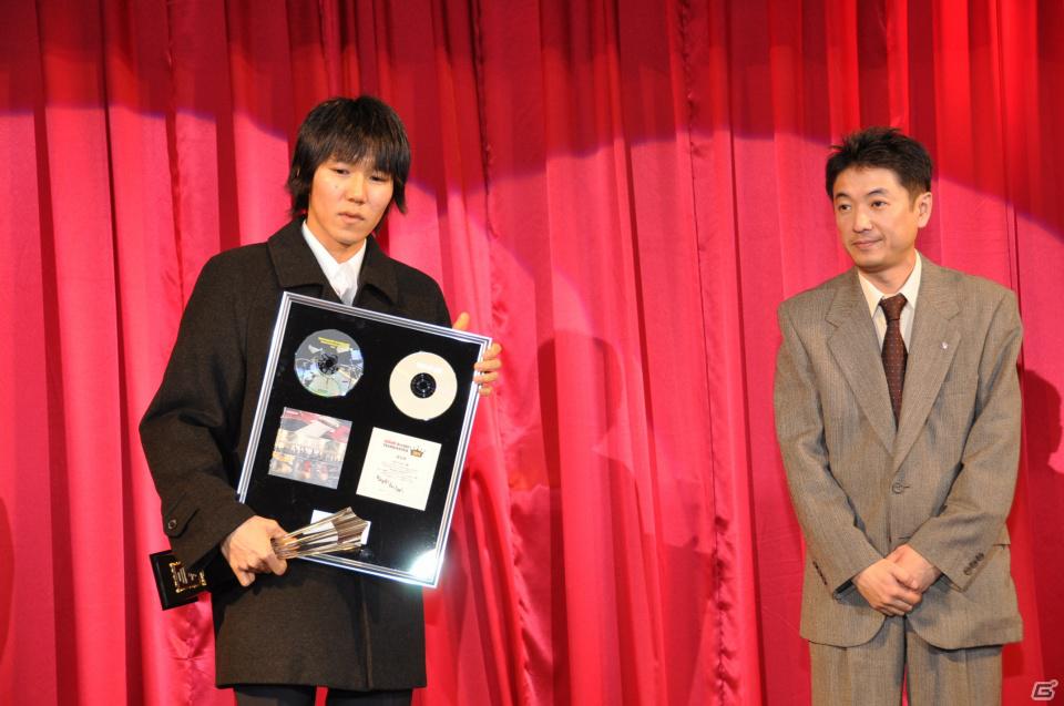 ラストを華々しく飾るスペシャルゲストが登壇！「KONAMI Arcade Championship 2011 グランドフィナーレ ～授賞祝賀会～」イベントレポートの画像48