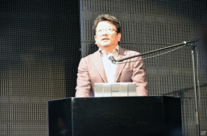 井上雅博氏