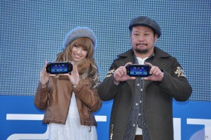 南明奈さんとケンドーコバヤシさんがPS Vitaに熱中―本日開催された「“PLAY”キャラバン」六本木ヒルズアリーナ会場の模様をお届けの画像12