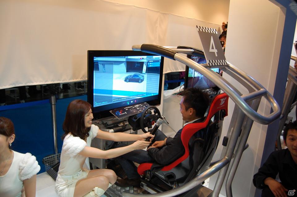 トヨタ自動車と「グランツーリスモ5」がタッグを組んだスペシャルイベント「FT-86 GRAND PRIX」が開催、プロドライバーの脇坂寿一氏も登場！の画像4