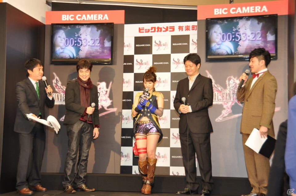 ゲストに岸尾だいすけさん、ふくい舞さん、「露出と防御」コスチュームで登場したのは大島優子さん！PS3/Xbox 360「ファイナルファンタジーXIII-2」発売カウントダウンイベントレポートの画像58