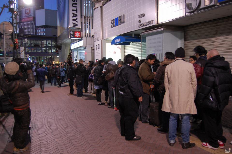 PlayStation Vita本日発売！SHIBUYA TSUTAYAで行われた発売カウントダウンイベントをレポートの画像2