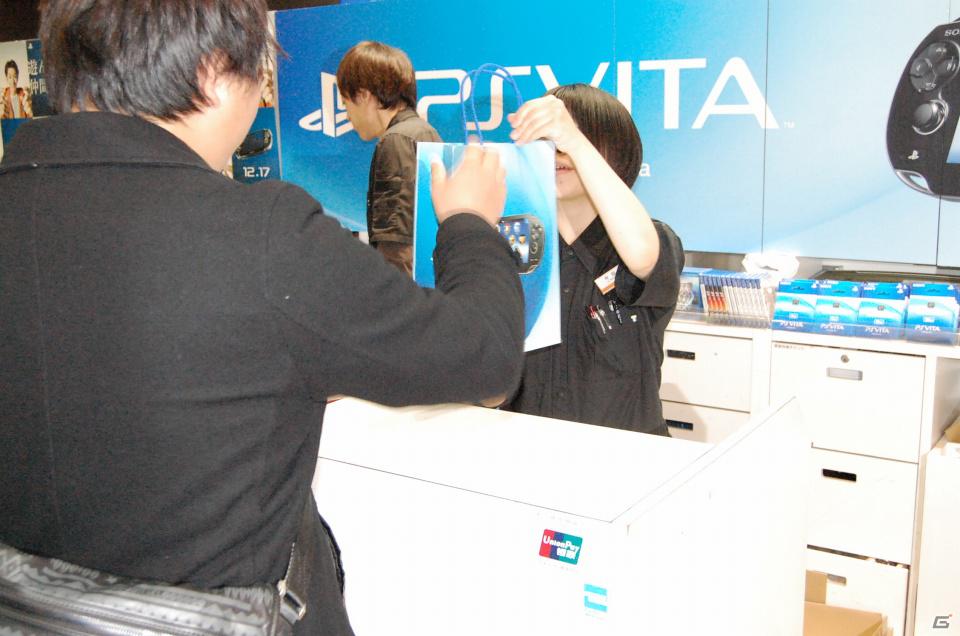 PlayStation Vita本日発売！SHIBUYA TSUTAYAで行われた発売カウントダウンイベントをレポートの画像22