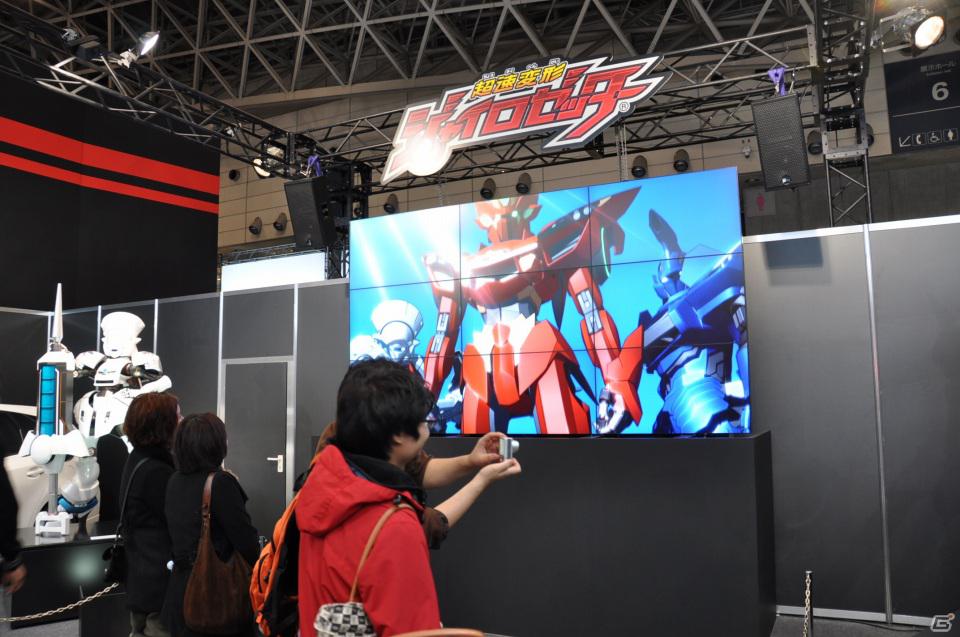 【ジャンプフェスタ2012】スクウェア・エニックスブースでは3DSタイトルの試遊台が多数！Vジャンプ編集部が質問する「ドラゴンクエストX」スペシャルステージも開催の画像76