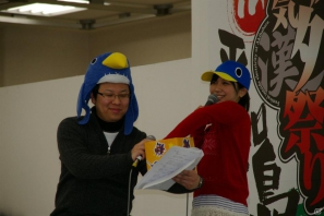【秋葉原電気外祭り2011冬 in 平和島】寺川愛美さんのサプライズキャスト発表や佐藤天平氏ミニライブ、さらには新作タイトル情報もポロリ！？「第2回 日本一ソフトウェア電気外祭りステージ2011 冬の陣」レポートの画像22