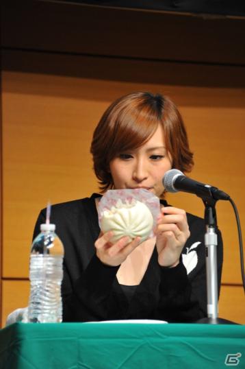 紳士淑女が選ぶ絢辻さん＆梨穂子の名場面が決定！azusaさんのミニライブも行われた「良子と佳奈のアマガミ カミングスウィート！」第3回公開録音の模様をお届け！の画像32