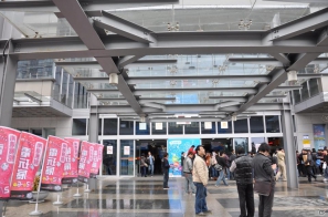 【台北国際ゲームショウ 2012】いよいよ開幕！SCETメインブースでは台湾の「オタク女神」ことアンバー・アンがダンスを披露、PS Vita試遊台が多数準備の画像1