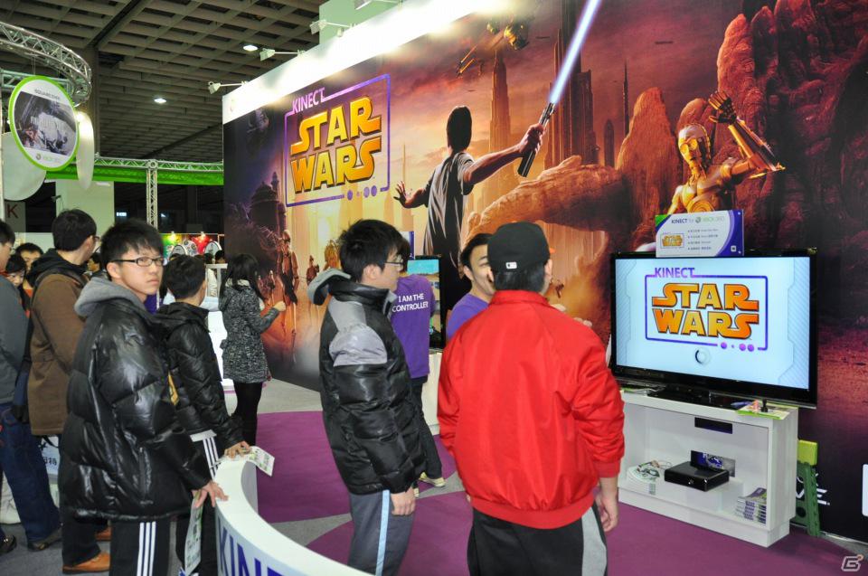 【台北国際ゲームショウ 2012】Microsoft Xbox 360イベントブースで「Kinectスター・ウォーズ」の世界からルークやストームトルーパーが登場！？Kinectタイトルを全力で遊びまくる来場者もの画像23