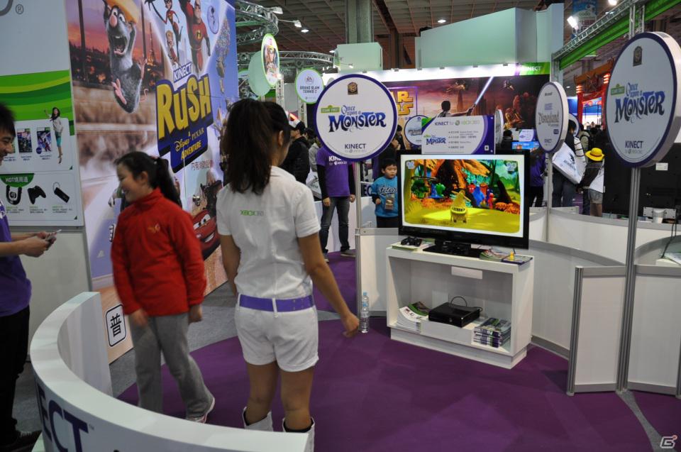 【台北国際ゲームショウ 2012】Microsoft Xbox 360イベントブースで「Kinectスター・ウォーズ」の世界からルークやストームトルーパーが登場！？Kinectタイトルを全力で遊びまくる来場者もの画像32