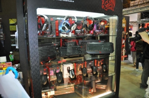【台北国際ゲームショウ 2012】マウスやキーボードなどもしっかり試遊！ゲーミングデバイスメーカーブースはどこも混雑、その場で購入していくゲーマーもの画像13