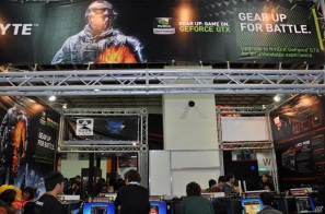 【台北国際ゲームショウ 2012】マウスやキーボードなどもしっかり試遊！ゲーミングデバイスメーカーブースはどこも混雑、その場で購入していくゲーマーもの画像21