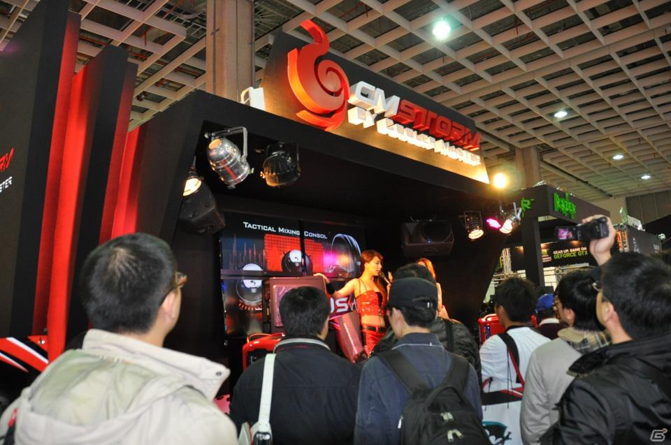 【台北国際ゲームショウ 2012】マウスやキーボードなどもしっかり試遊！ゲーミングデバイスメーカーブースはどこも混雑、その場で購入していくゲーマーもの画像15