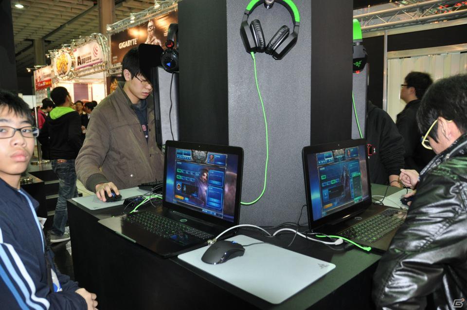 【台北国際ゲームショウ 2012】マウスやキーボードなどもしっかり試遊！ゲーミングデバイスメーカーブースはどこも混雑、その場で購入していくゲーマーもの画像4