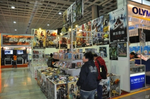 【台北国際ゲームショウ 2012】PCソフトやデバイス、デジカメからラジコンヘリ、実物大のアイツのあの刀まで売ってます！もちろん版権グッズや同人誌も！？TGSレポート番外編の画像1