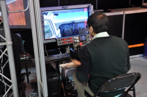 【台北国際ゲームショウ 2012】PCソフトやデバイス、デジカメからラジコンヘリ、実物大のアイツのあの刀まで売ってます！もちろん版権グッズや同人誌も！？TGSレポート番外編の画像18