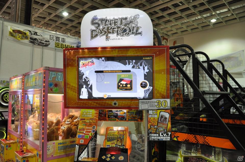 【台北国際ゲームショウ 2012】PCソフトやデバイス、デジカメからラジコンヘリ、実物大のアイツのあの刀まで売ってます！もちろん版権グッズや同人誌も！？TGSレポート番外編の画像34