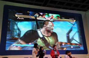 【台北国際ゲームショウ 2012】「ストリートファイター × 鉄拳」ステージに小野P＆原田勝弘氏が参戦！ゲストはプロゲーマーのGamerBee氏とマゴ氏！超豪華なデモプレイそして…罰ゲーム！？の画像94