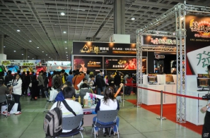 【台北国際ゲームショウ 2012】やっぱりアジアのゲーマーたちはエネルギッシュ！規模は小さいが試遊して購入する楽しみの詰まった、まさに「ゲーム見本市」の画像55